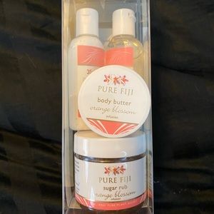 NIB Pure Fiji skin care set